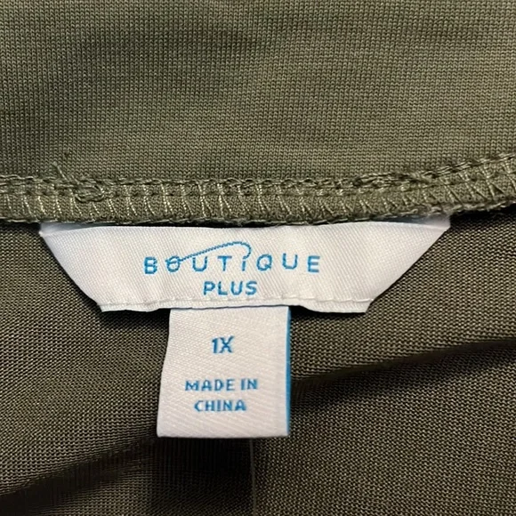 Boutique Plus V Neck Blouse - Picture 4 of 5